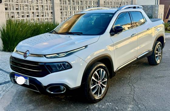 FIAT TORO 2.0 16V TURBO DIESEL VOLCANO 4WD AT9 FIAT TORO 2.0 16V TURBO DIESEL VOLCANO 4WD AT9